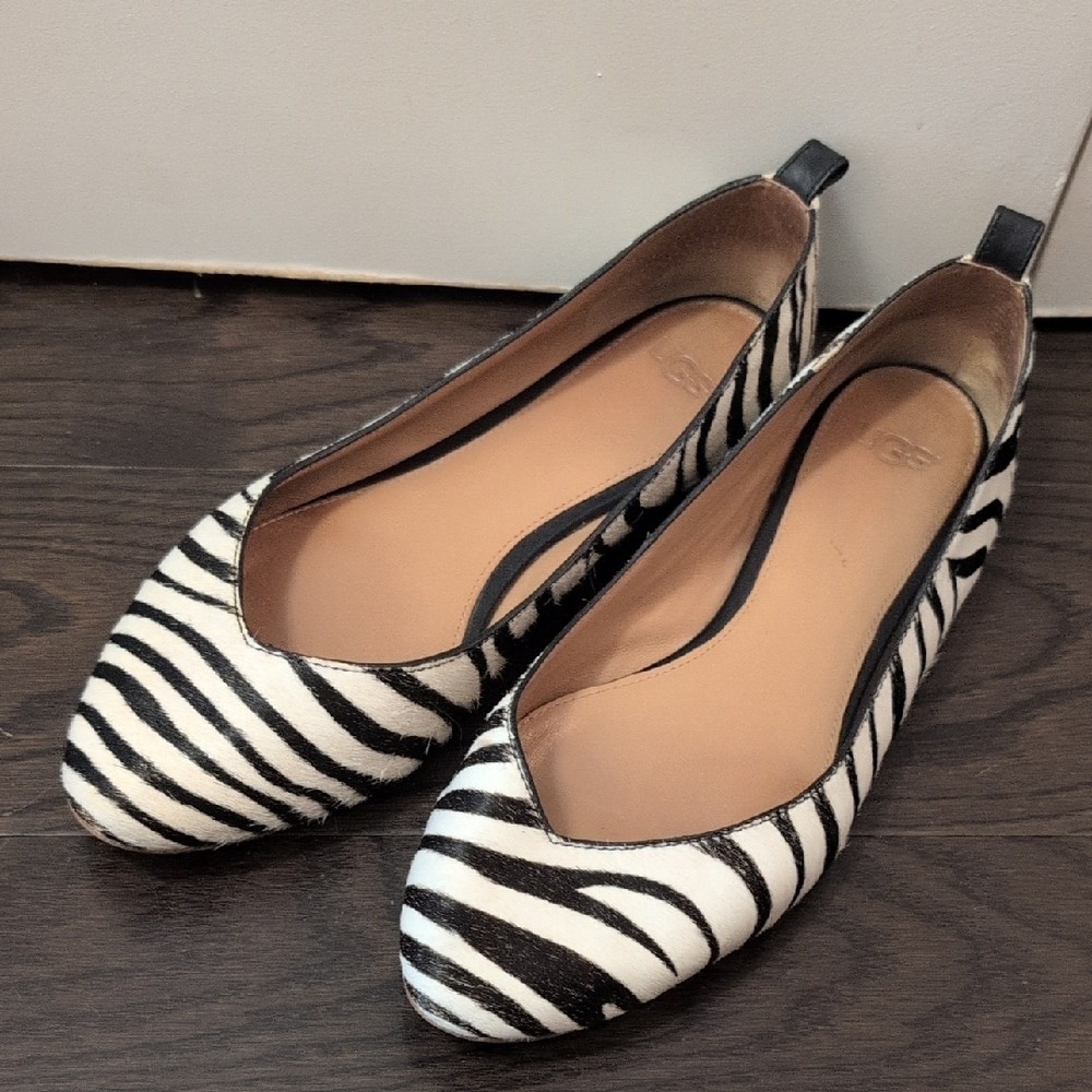 GUC s.8 UGG Zebra Print Women's Flats
